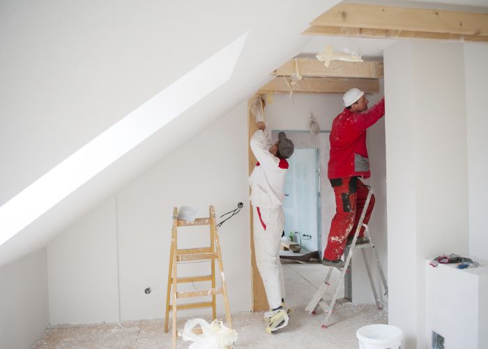 interior painters working in Kansas City on painting home