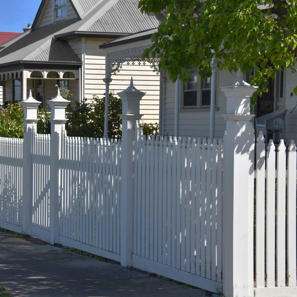Custom fencing with home | Gold Heart Homes